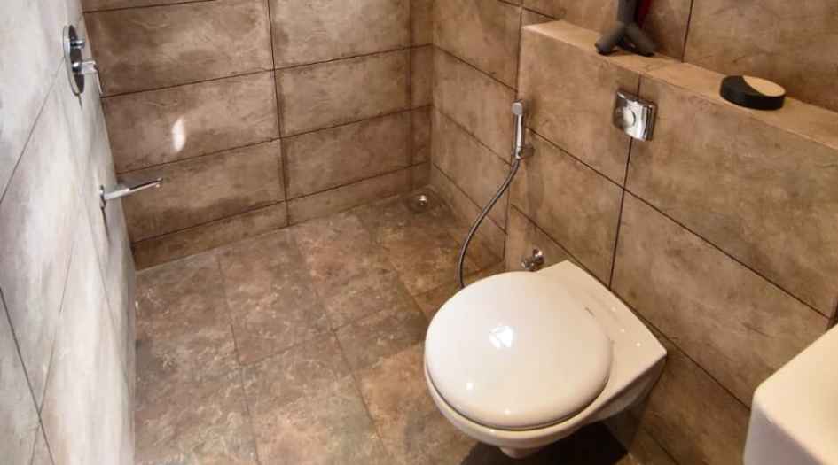 Rahul-Aston-Gallery-Washroom